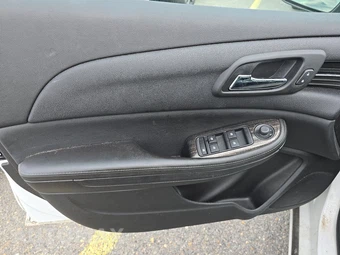 2015 Chevrolet Malibu LT 1LT – miniatura 9