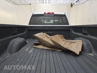 2015 Chevrolet Silverado 2500HD High Country Crew Cab Medium Bed - miniatura 16