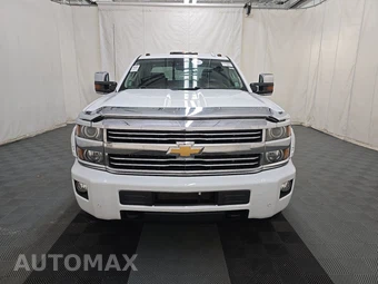 2015 Chevrolet Silverado 2500HD High Country Crew Cab Medium Bed - miniatura 2
