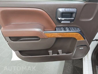 2015 Chevrolet Silverado 2500HD High Country Crew Cab Medium Bed - miniatura 9