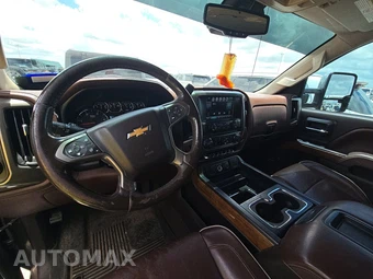 2015 Chevrolet Silverado 2500HD High Country Crew Cab Medium Bed 3LZ w/Built-In Wi-Fi - miniatura 11