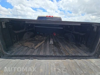 2015 Chevrolet Silverado 2500HD High Country Crew Cab Medium Bed 3LZ w/Built-In Wi-Fi - miniatura 16