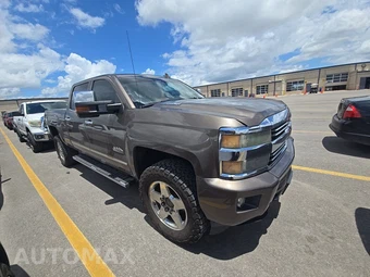 2015 Chevrolet Silverado 2500HD High Country Crew Cab Medium Bed 3LZ w/Built-In Wi-Fi - miniatura 3