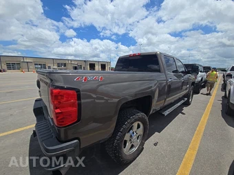 2015 Chevrolet Silverado 2500HD High Country Crew Cab Medium Bed 3LZ w/Built-In Wi-Fi - miniatura 4
