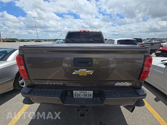 2015 Chevrolet Silverado 2500HD High Country Crew Cab Medium Bed 3LZ w/Built-In Wi-Fi - miniatura 5
