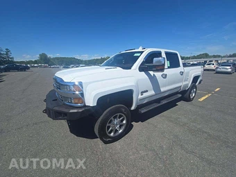 2015 Chevrolet Silverado 2500HD High Country Crew Cab Medium Bed 3LZ w/Built-In Wi-Fi