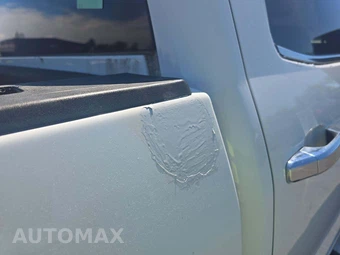 2015 Chevrolet Silverado 2500HD High Country Crew Cab Medium Bed 3LZ w/Built-In Wi-Fi - miniatura 25