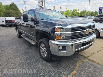 2015 Chevrolet Silverado 2500HD LTZ Crew Cab Medium Bed 1LZ - miniatura 4