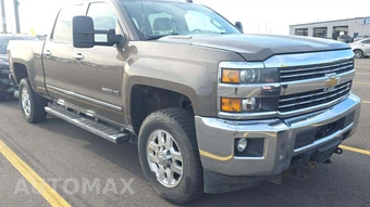 2015 Chevrolet Silverado 2500HD LTZ Crew Cab Medium Bed 1LZ - miniatura 43