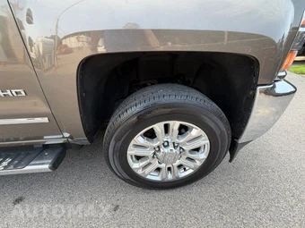 2015 Chevrolet Silverado 2500HD LTZ Crew Cab Medium Bed 1LZ w/Built-In Wi-Fi - miniatura 29
