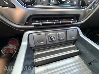 2015 Chevrolet Silverado 2500HD LTZ Crew Cab Medium Bed 1LZ w/Built-In Wi-Fi - miniatura 41