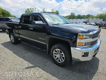 2015 Chevrolet Silverado 2500HD LTZ Crew Cab Medium Bed 1LZ w/Built-In Wi-Fi - miniatura 4