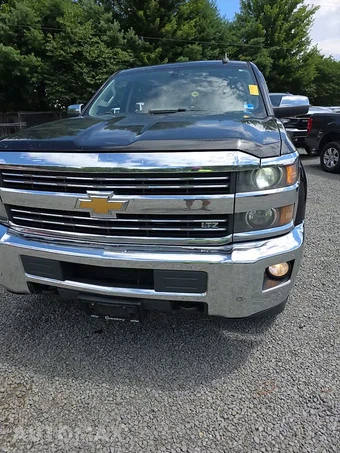 2015 Chevrolet Silverado 2500HD LTZ Crew Cab Medium Bed 1LZ w/Built-In Wi-Fi - miniatura 47