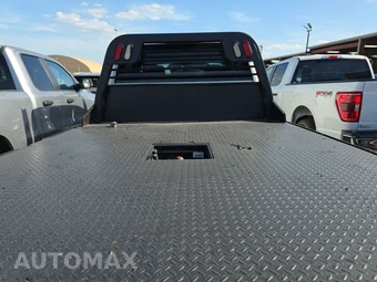 2015 Chevrolet Silverado 3500HD Cab Chassis LT Crew Cab 1LT w/Built-In Wi-Fi DRW - miniatura 16