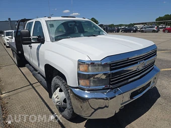 2015 Chevrolet Silverado 3500HD Cab Chassis WT Crew Cab 1WT w/Built-In Wi-Fi DRW - miniatura 3