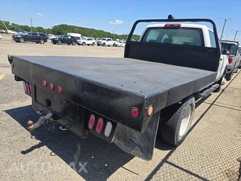 2015 Chevrolet Silverado 3500HD Cab Chassis WT Crew Cab 1WT w/Built-In Wi-Fi DRW - miniatura 4