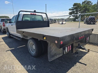 2015 Chevrolet Silverado 3500HD Cab Chassis WT Crew Cab 1WT w/Built-In Wi-Fi DRW - miniatura 6