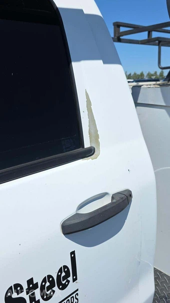 2015 Chevrolet Silverado 3500HD Cab Chassis WT Regular Cab 1WT w/Built-In Wi-Fi DRW - miniatura 32