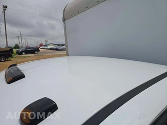 2015 Chevrolet Silverado 3500HD Cab Chassis WT Regular Cab 1WT w/Built-In Wi-Fi DRW - miniatura 9
