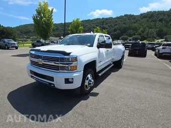 2015 Chevrolet Silverado 3500HD High Country Crew Cab Long Bed 3LZ w/Built-In Wi-Fi DRW