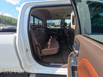 2015 Chevrolet Silverado 3500HD High Country Crew Cab Long Bed 3LZ w/Built-In Wi-Fi DRW - miniatura 13