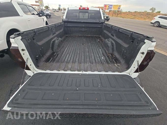 2015 Chevrolet Silverado 3500HD High Country Crew Cab Long Bed 3LZ w/Built-In Wi-Fi DRW - miniatura 14