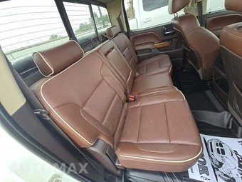 2015 Chevrolet Silverado 3500HD High Country Crew Cab Long Bed 3LZ w/Built-In Wi-Fi DRW - miniatura 16