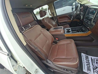 2015 Chevrolet Silverado 3500HD High Country Crew Cab Long Bed 3LZ w/Built-In Wi-Fi DRW - miniatura 18