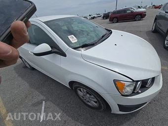 2015 Chevrolet Sonic LT Sedan 1SD - miniatura 3