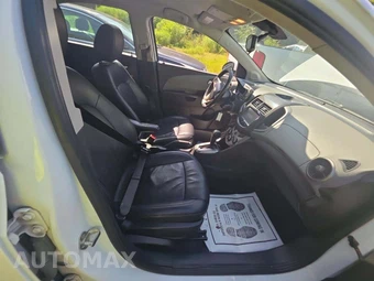 2015 Chevrolet Sonic LTZ Sedan 1SF - miniatura 17
