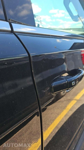 2015 Chevrolet Suburban LT 1LT - miniatura 21
