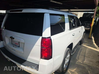 2015 Chevrolet Tahoe LTZ 1LZ - miniatura 3