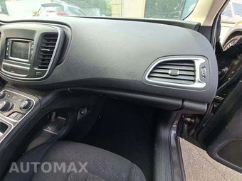 2015 Chrysler 200 Limited – miniatura 19