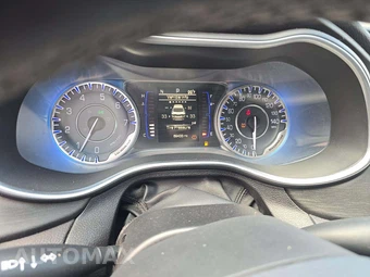 2015 Chrysler 200 Limited – miniatura 9