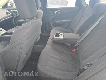 2015 Chrysler 200 Limited – miniatura 13