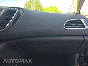 2015 Chrysler 200 Limited – miniatura 16