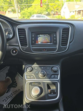 2015 Chrysler 200 Limited – miniatura 7