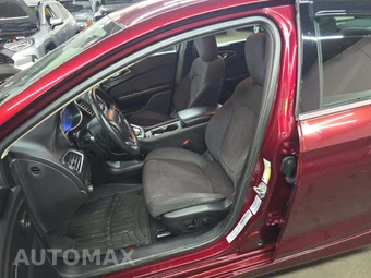 2015 Chrysler 200 Limited – miniatura 6