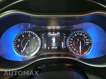 2015 Chrysler 200 Limited – miniatura 9