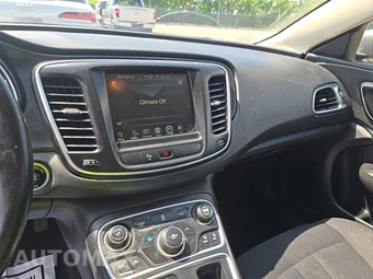2015 Chrysler 200 Limited – miniatura 11