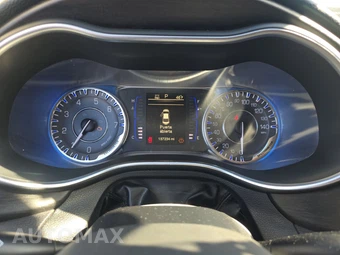 2015 Chrysler 200 Limited – miniatura 12