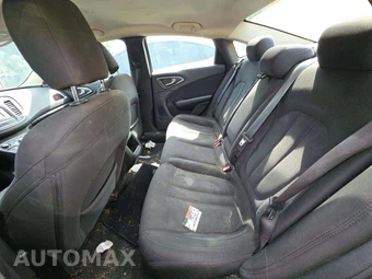 2015 Chrysler 200 Limited – miniatura 13