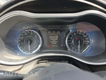 2015 Chrysler 200 Limited – miniatura 9
