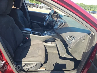 2015 Chrysler 200 Limited – miniatura 8