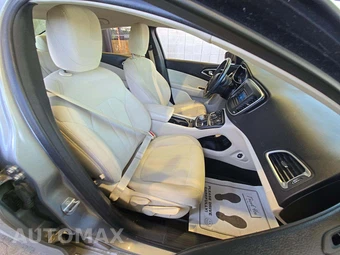 2015 Chrysler 200 Limited – miniatura 18