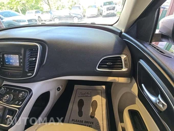 2015 Chrysler 200 Limited – miniatura 19