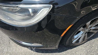 2015 Chrysler 200 Limited - miniatura 29
