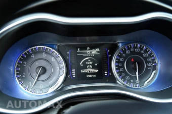 2015 Chrysler 200 Limited - miniatura 23