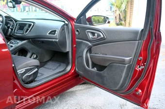 2015 Chrysler 200 Limited - miniatura 43