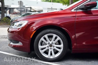 2015 Chrysler 200 Limited - miniatura 6